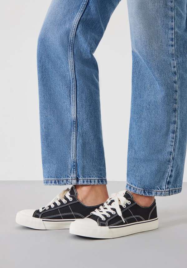 Finley Canvas Sneakers