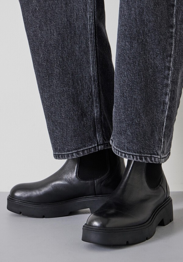 Chunky Leather Chelsea Boots
